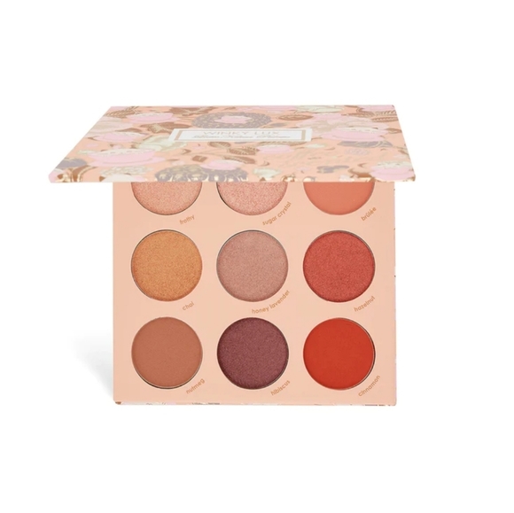 NIB Winky Lux Latte Kitten Eyeshadow Palette - Picture 2 of 6